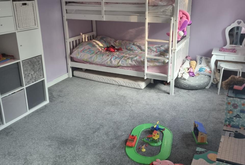 2 bedroom House in Kings Langley House Exchange