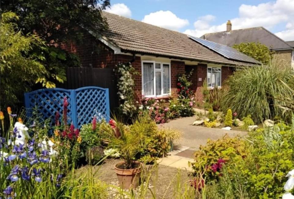 2 bedroom Bungalow in Colchester, Essex House Exchange