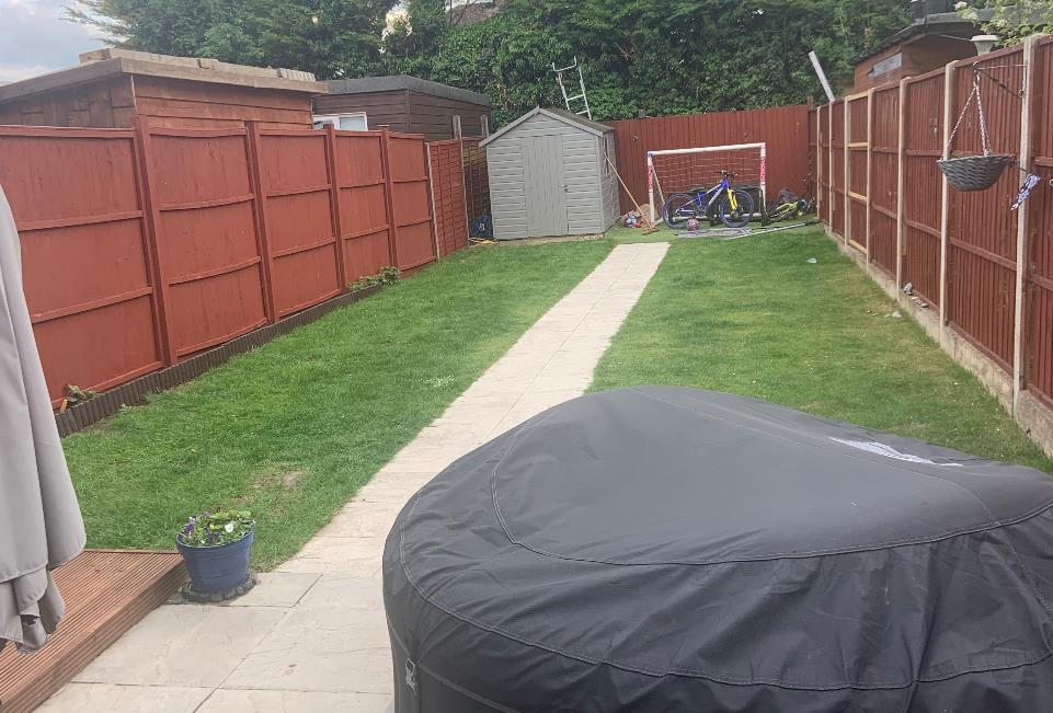 2 bedroom House in Houghton Regis House Exchange